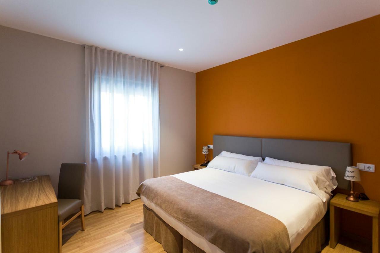 Hotel A Roldana Naron  Exterior photo